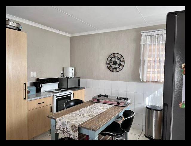 2 BEDROOM TOWNHOUSE FOR SALE IN TERENURE